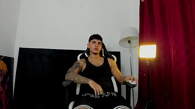 Snapshot of Evan_stoner chatting on October 6, 2025, 6:47 am Evan stoner online show from October 6, 2025, 6:47 am