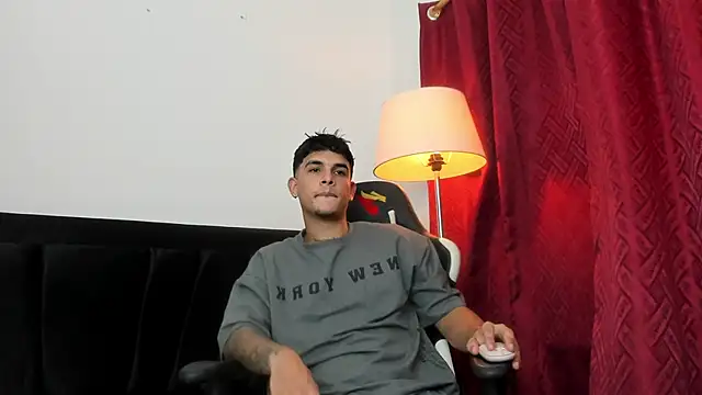 Snapshot of Evan_stoner chatting on September 26, 2025, 4:08 am Evan stoner online show from September 26, 2025, 4:08 am