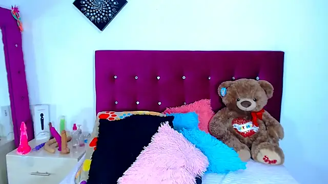 Jenng18 online show from October 5, 2025, 9:16 pm