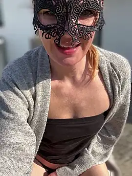 Suesse Schnitte online show from March 10, 2025, 1:00 pm