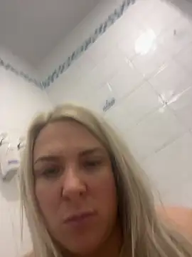 Bustyblondebabe32 online show from March 20, 2026, 2:07 pm