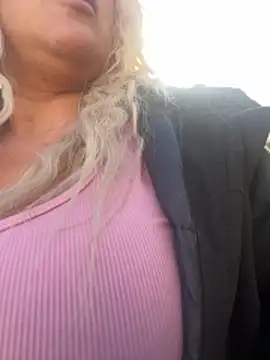 Bustyblondebabe32 online show from May 31, 2026, 7:14 pm