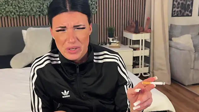 Snapshot of LizaRoxx chatting on February 11, 2026, 9:14 pm LizaRoxx online show from February 11, 2026, 9:14 pm