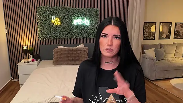 Snapshot of LizaRoxx chatting on March 17, 2026, 10:02 pm LizaRoxx online show from March 17, 2026, 10:02 pm