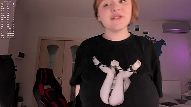 LisaLaas online show from December 25, 2024, 12:26 pm