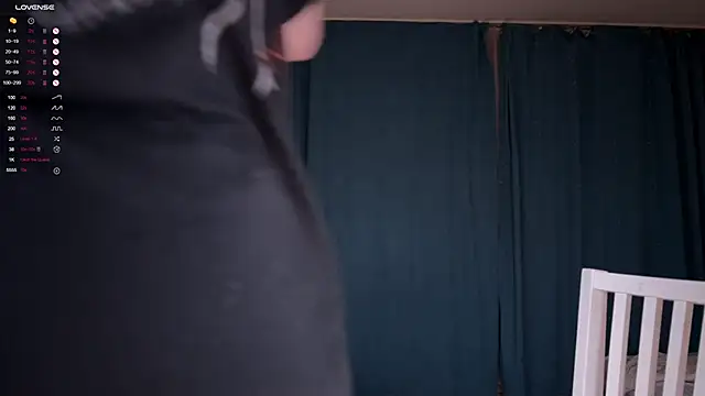 Snapshot of LisaLaas chatting on March 3, 2026, 10:17 pm LisaLaas online show from March 3, 2026, 10:17 pm