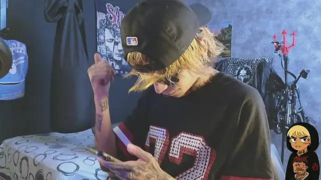 AcidMilo online show from November 10, 2025, 8:25 pm