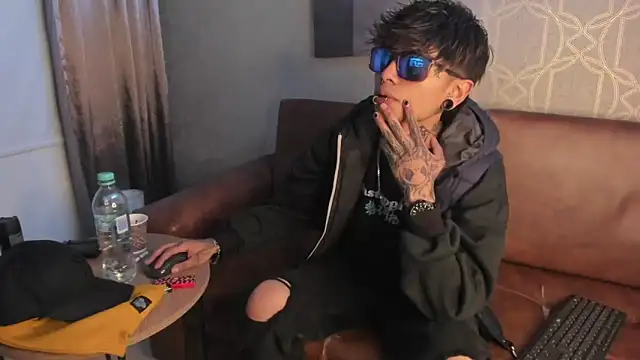 AcidMilo online show from December 12, 2024, 1:06 pm