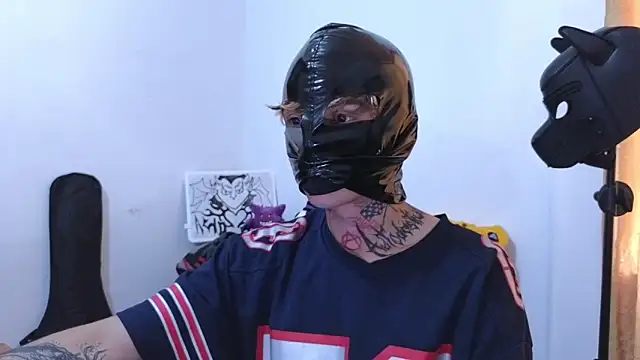 AcidMilo online show from February 10, 2025, 10:09 pm