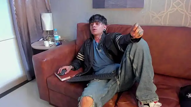 AcidMilo online show from December 7, 2024, 5:48 pm