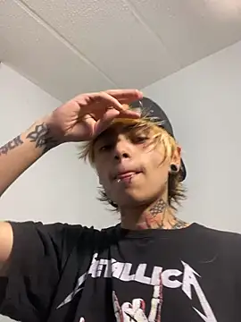 AcidMilo online show from October 1, 2025, 11:08 pm