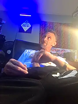 Snapshot of hotnicz10 chatting on November 26, 2025, 11:43 am hotnicz10 online show from November 26, 2025, 11:43 am