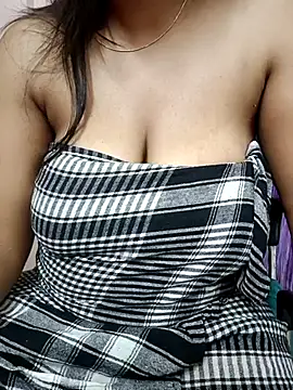 Nia  09 online show from February 18, 2025, 10:25 pm