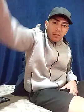 Snapshot of SEBASTHIAN chatting on April 12, 2026, 3:10 am SEBASTHIAN online show from April 12, 2026, 3:10 am