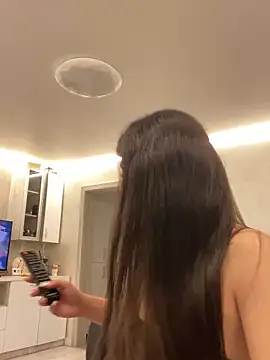 LoveYou 96 online show from November 4, 2025, 5:39 pm