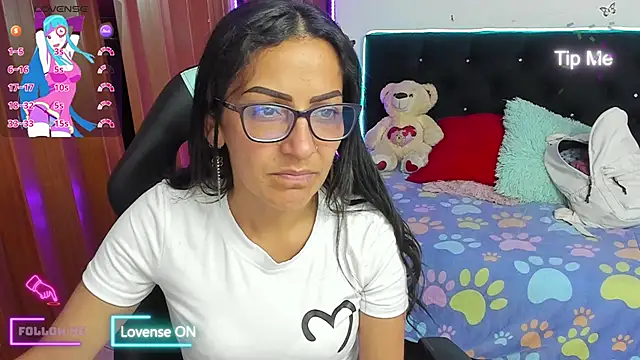 alma blue online show from October 17, 2025, 10:11 pm