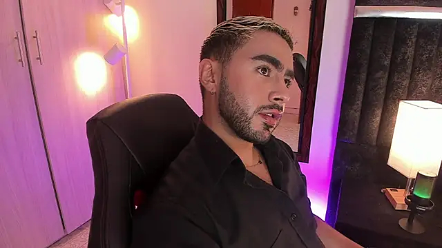 ItsMeEros online show from October 12, 2025, 10:33 pm