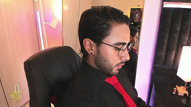 ItsMeEros online show from April 24, 2026, 8:55 pm
