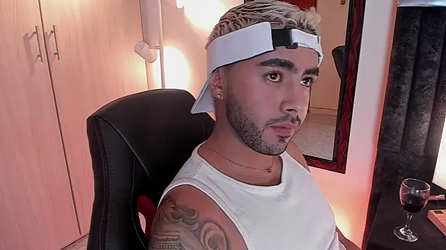 ItsMeEros online show from September 24, 2025, 11:43 pm