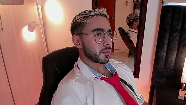 ItsMeEros online show from October 8, 2025, 12:01 am