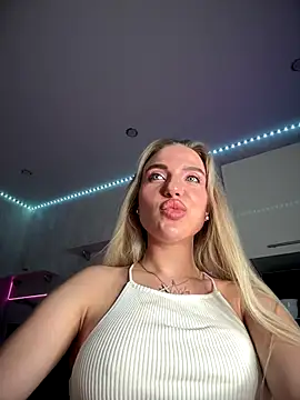 pinkstar  online show from October 18, 2025, 6:21 pm