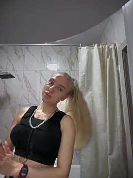 pinkstar  online show from September 26, 2025, 6:53 am