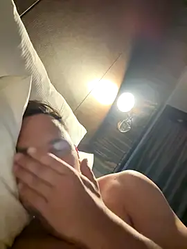 Jonkitzler1 online show from September 26, 2025, 9:32 pm