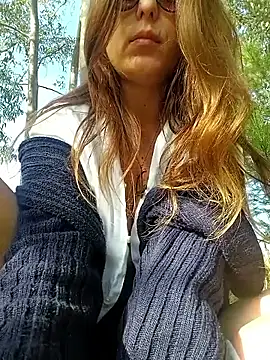 dolcehelena993 online show from October 10, 2025, 8:37 am