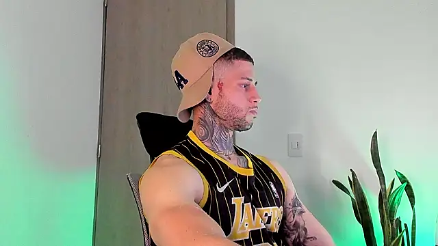 Snapshot of _jamesleandros1 chatting on March 8, 2026, 2:59 am jamesleandros1 online show from March 8, 2026, 2:59 am