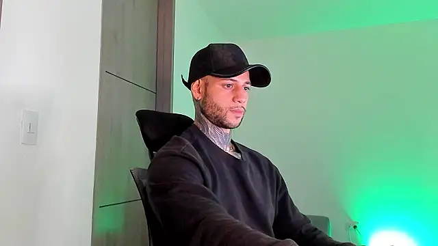 Snapshot of _jamesleandros1 chatting on March 23, 2026, 2:11 am jamesleandros1 online show from March 23, 2026, 2:11 am