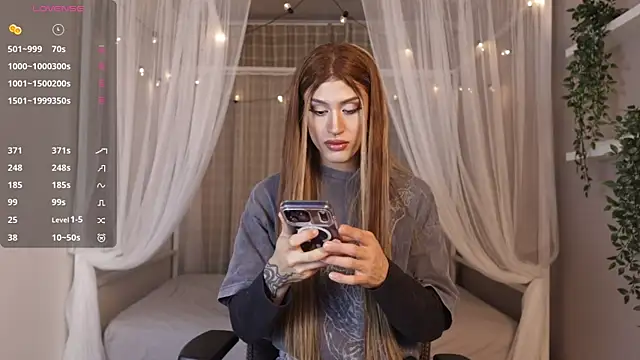 julesbennet online show from May 13, 2026, 3:57 am