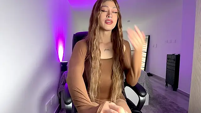 julesbennet online show from May 9, 2026, 5:38 pm