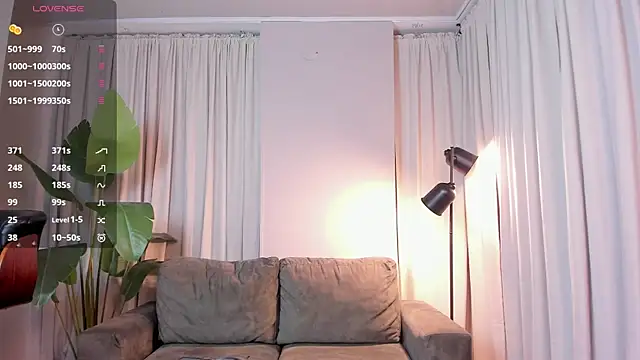 julesbennet online show from May 31, 2026, 11:27 pm