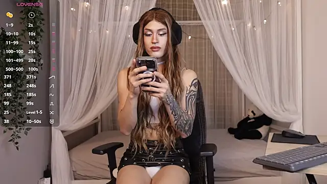 julesbennet online show from May 29, 2026, 3:45 am