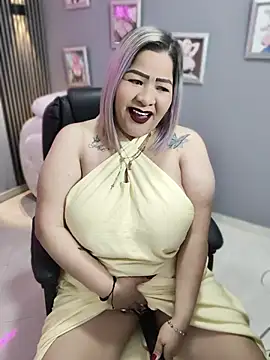 Dalessa Bigtits online show from July 19, 2026, 2:53 am