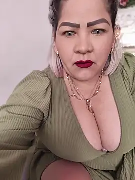 Dalessa Bigtits online show from June 19, 2026, 9:31 pm