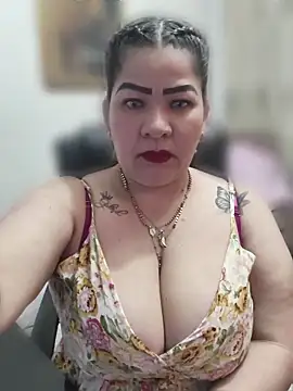 Dalessa Bigtits online show from June 27, 2026, 3:45 am