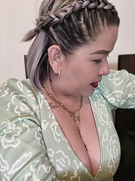 Dalessa Bigtits online show from July 4, 2026, 3:24 am