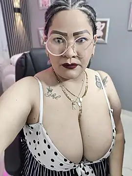 Dalessa Bigtits online show from July 10, 2026, 3:06 am