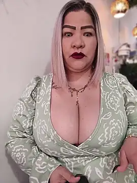 Dalessa Bigtits online show from June 17, 2026, 9:36 pm