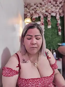 Dalessa Bigtits online show from June 18, 2026, 9:20 pm