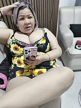 Dalessa Bigtits online show from July 6, 2026, 12:50 am