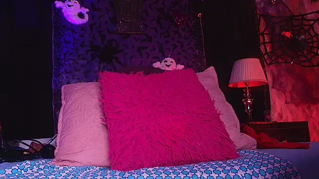 naomi kyse online show from October 8, 2025, 3:08 am