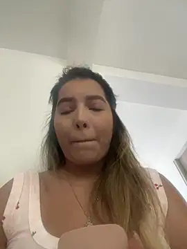 sofihill01 online show from July 27, 2026, 9:55 pm