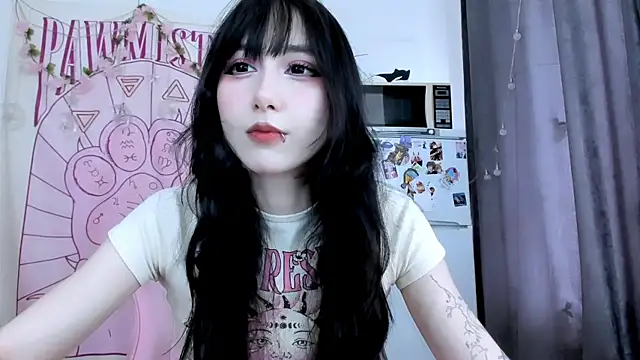 Holy420lolii online show from June 9, 2026, 3:13 pm
