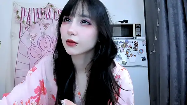 Holy420lolii online show from June 10, 2026, 5:25 pm