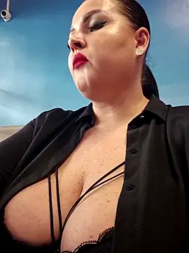 GeorgiaLerox online show from March 17, 2026, 1:36 pm