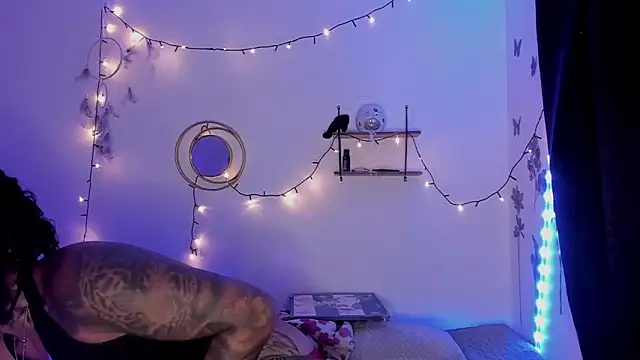 Eva Lee  online show from March 4, 2025, 7:30 am