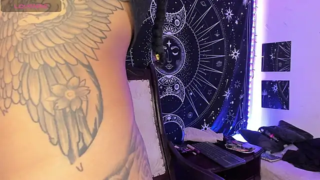 Eva Lee  online show from October 9, 2025, 9:21 am