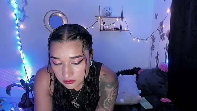 Eva Lee  online show from March 13, 2025, 6:26 am